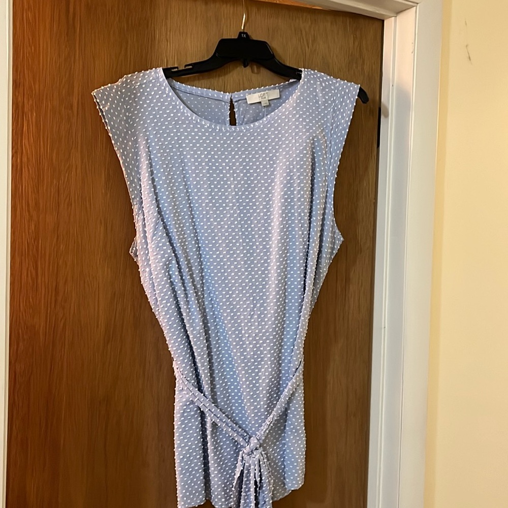 Blue dot top